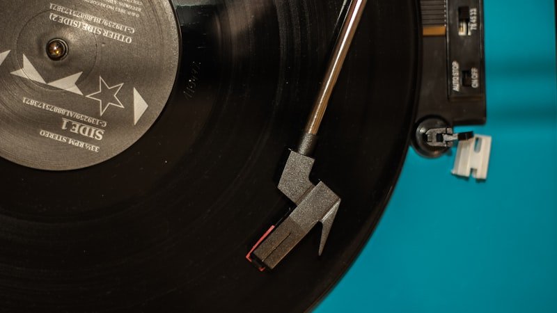 Vinyl record spinning on turntable representing the analog revival trend among young generations